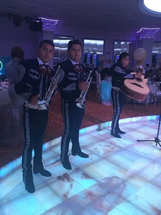 Mariachis en zona Atizapán Mariachis precios en Izcalli Serenatas